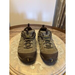 Merrill Ladies Size 7 Hiking Shoes